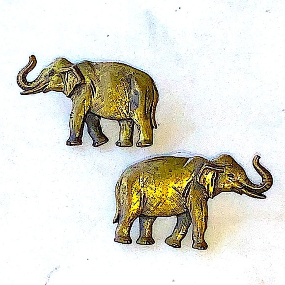 JJ JONETTE PIERCED EARRINGS ELEPHANT  ANTIQUED BRUSHED BRASS VINTAGE